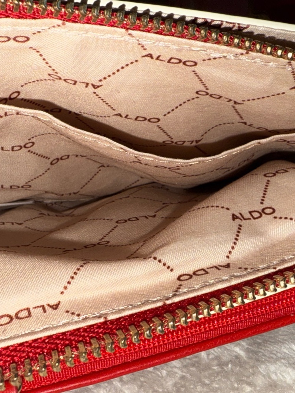 🍒Cherry Bundle! Aldo Cherry Crossbody Bag, Piper K Charm, & Very Cherry Gift Set - Picture 9 of 14